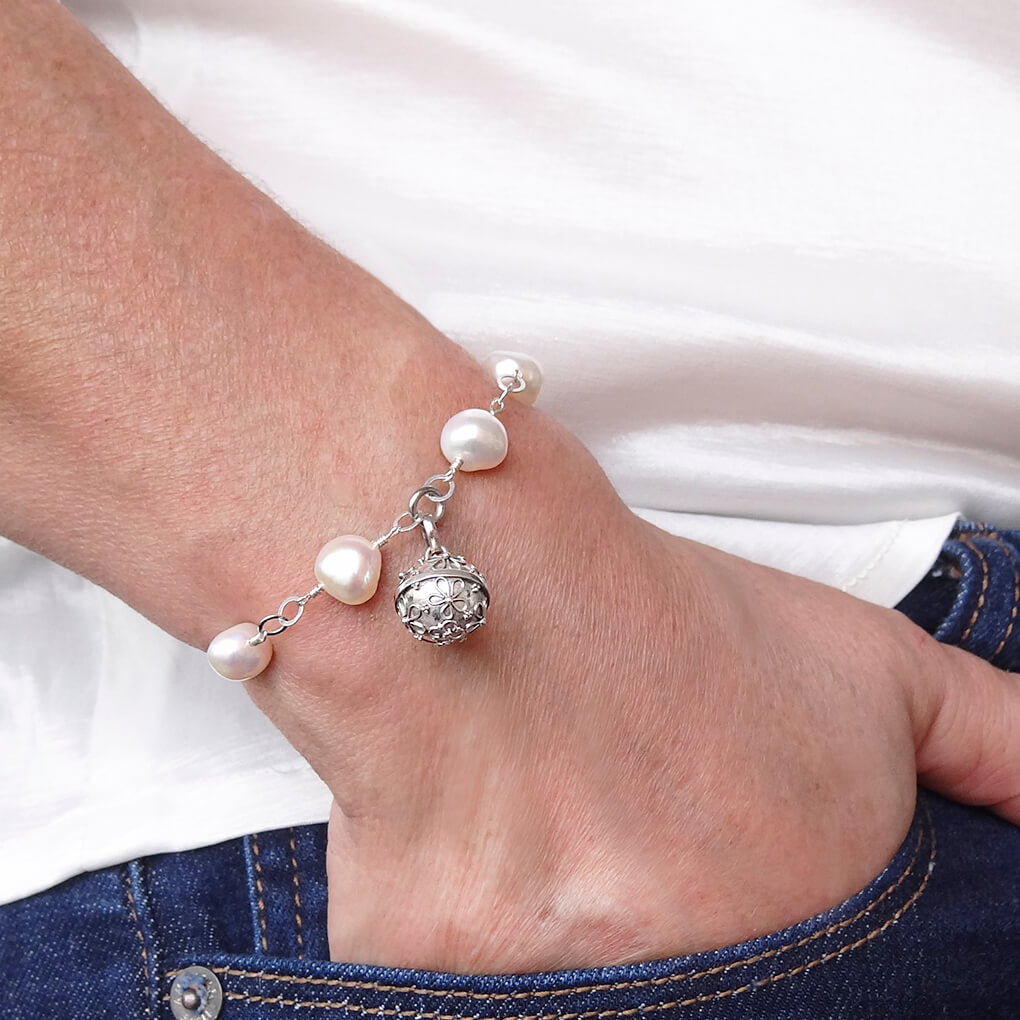 Pulsera Perlas Naturales y Llamador de Ángeles