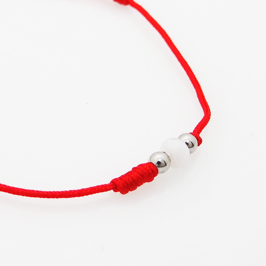 Hilo Rojo de Protección | Blanco | Julio