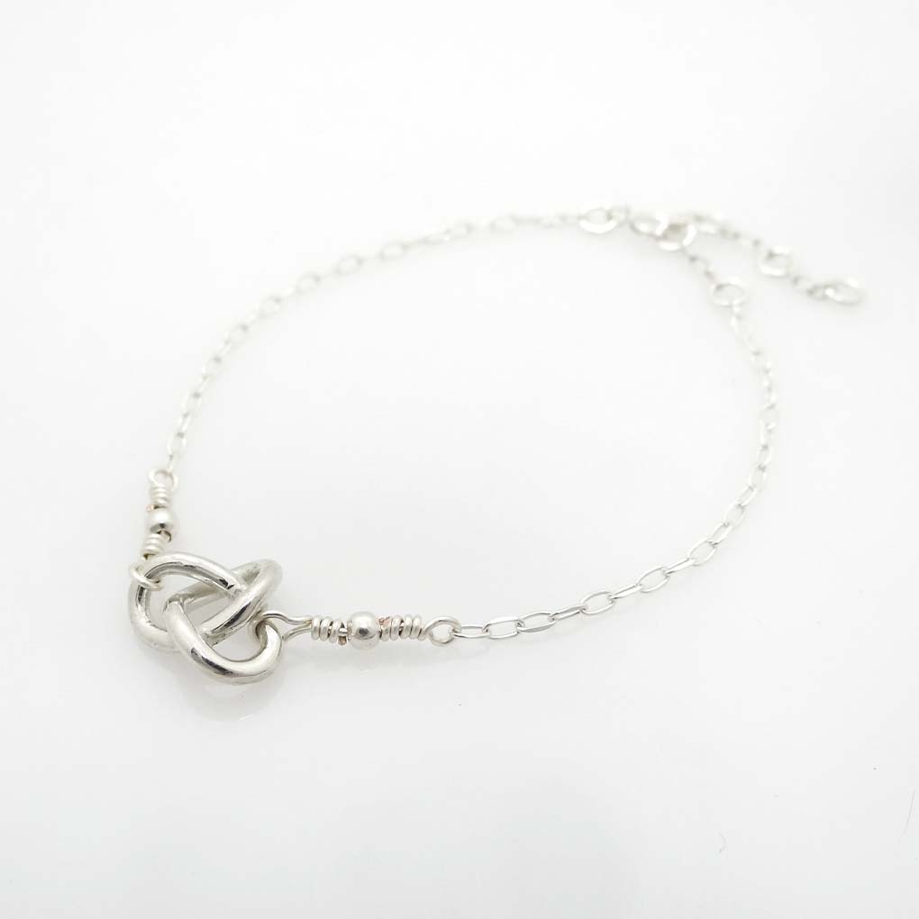 Solutions and Courage Bracelet | Gordian Knot