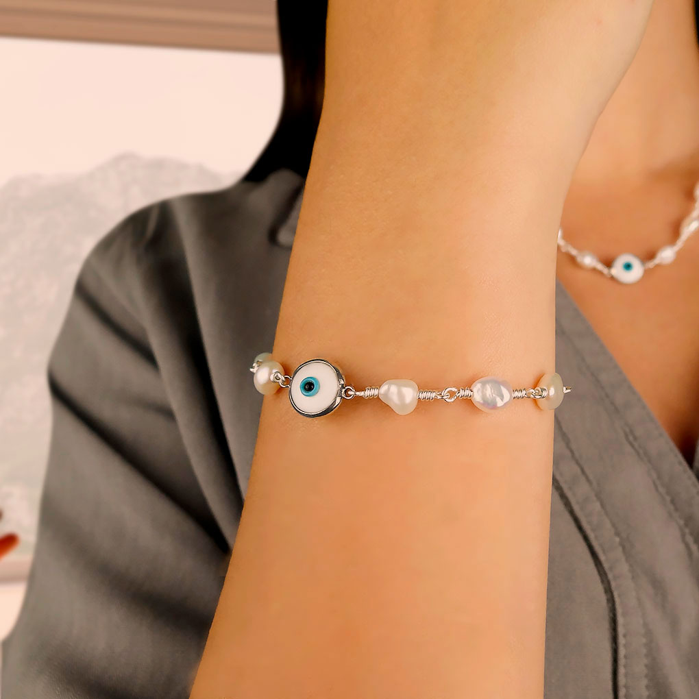 Turkish Eye and Pearls Bracelet